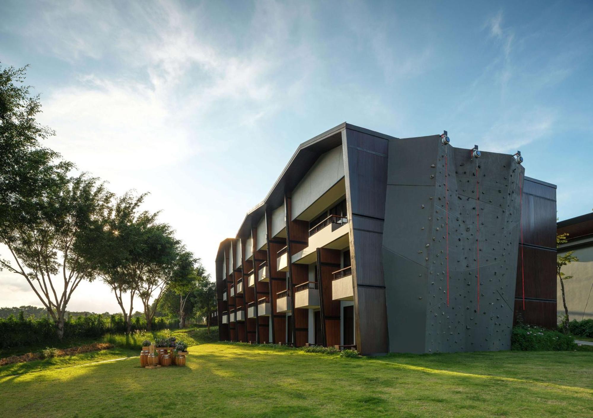Отель Dusitd2 Khao Yai Му-Си Экстерьер фото